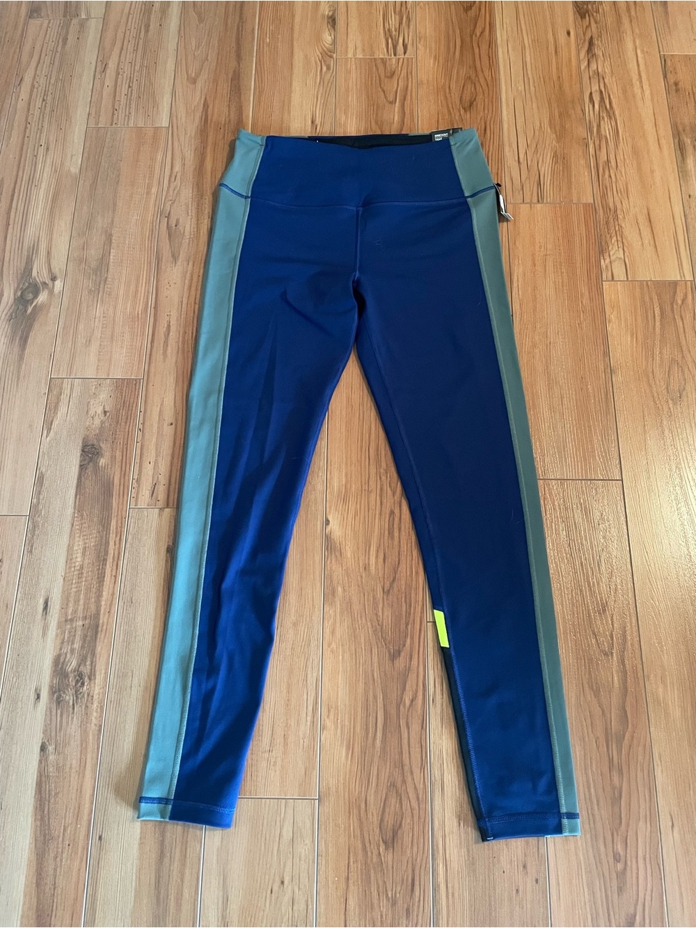Victoria’s Secret sport leggings - NWT